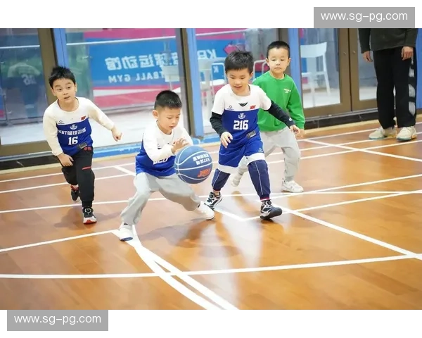 篮球训练营花絮：青春汗水里的成长记录